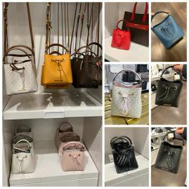 Picture of Michael Kors Lady Handbags _SKUfw134822877fw